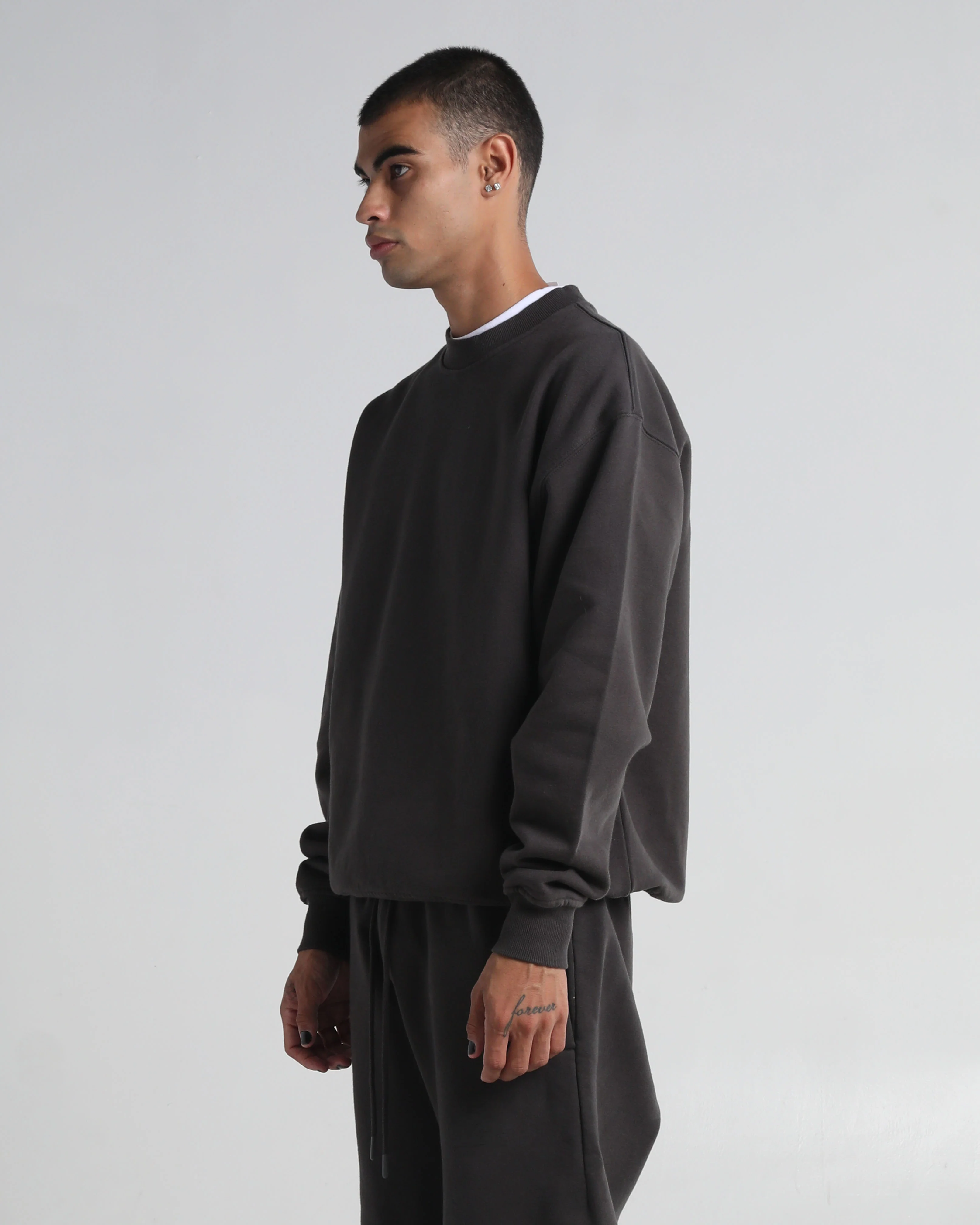 13.5oz Max Heavy Fleece Garment Dye Crewneck - Image 9